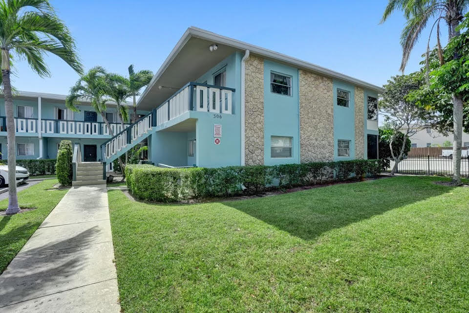 Foto principal - 306 E Ocean Ave