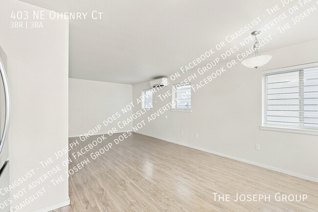 Building Photo - 403 NE Ohenry Ct