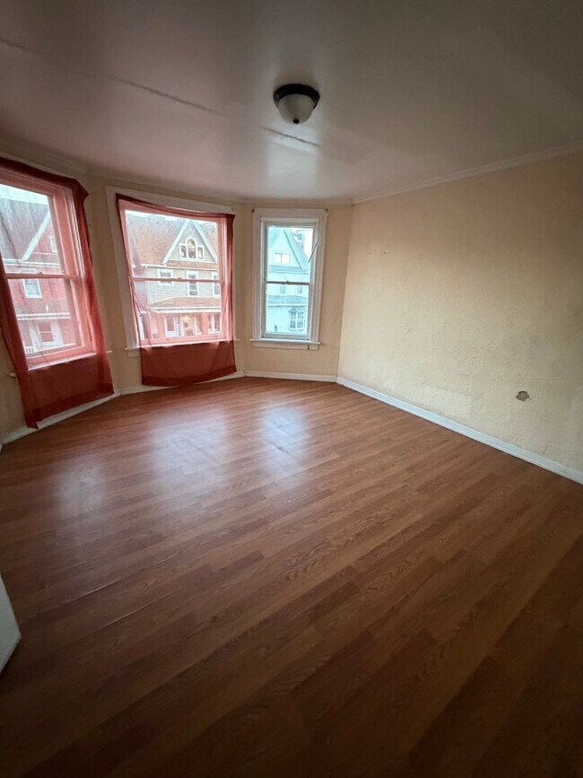 Foto del edificio - 2526 Beale Ave