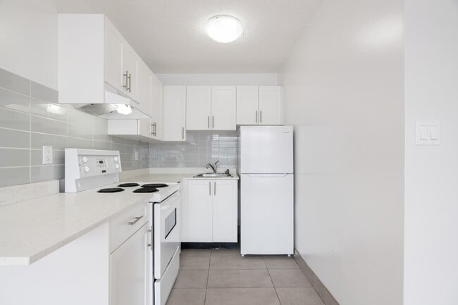 Building Photo - Dogwood