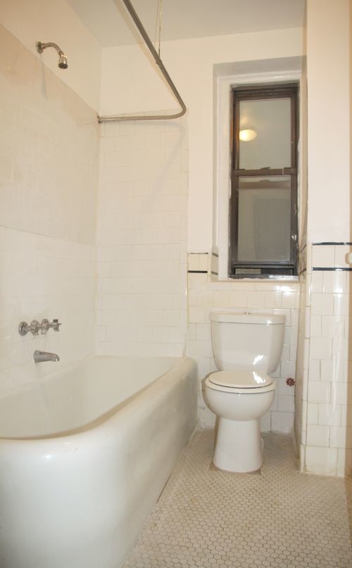 Building Photo - 114 W 238th St