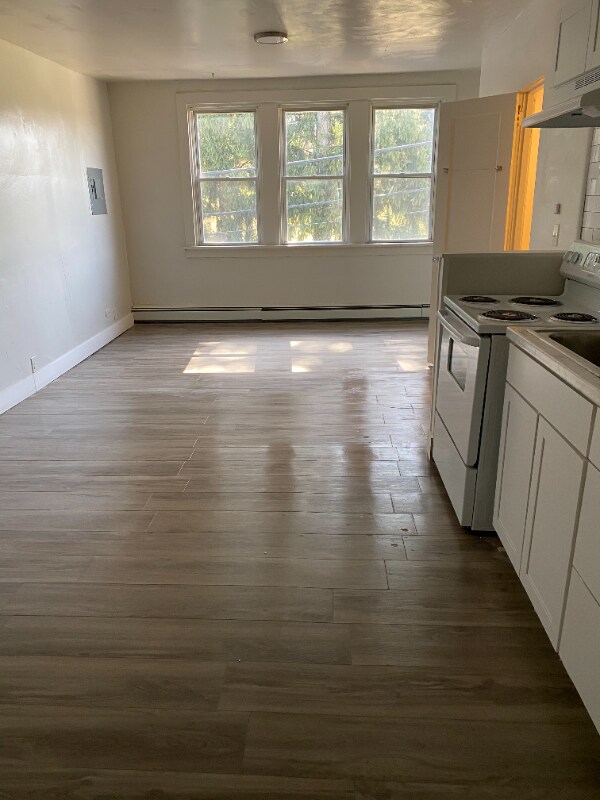 Building Photo - 709 Carothers Ave