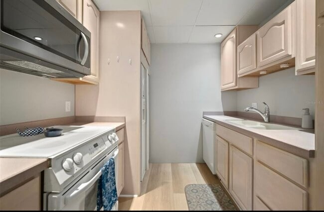 Building Photo - 4325 Aegean Dr
