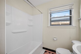Building Photo - 5505 Huisache St