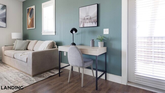 Building Photo - 20915 Wilderness Oak