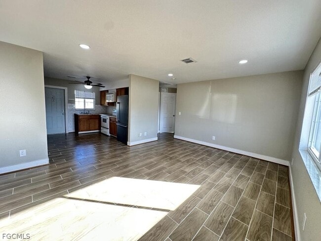 Foto del edificio - 127 Gordon Ave S