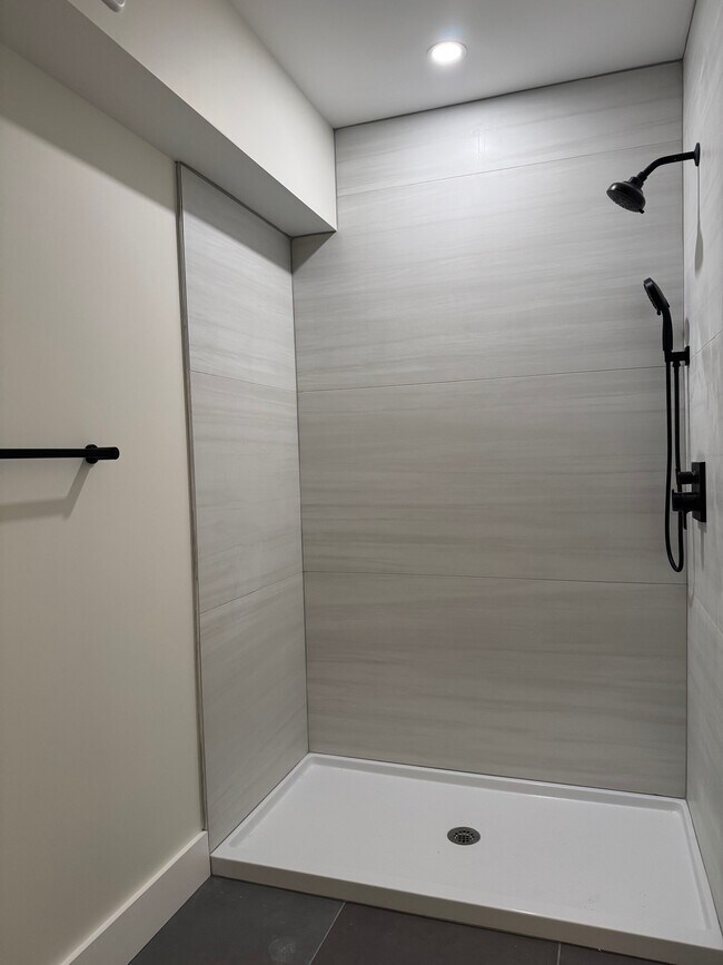 Foto del edificio - 404 Main St