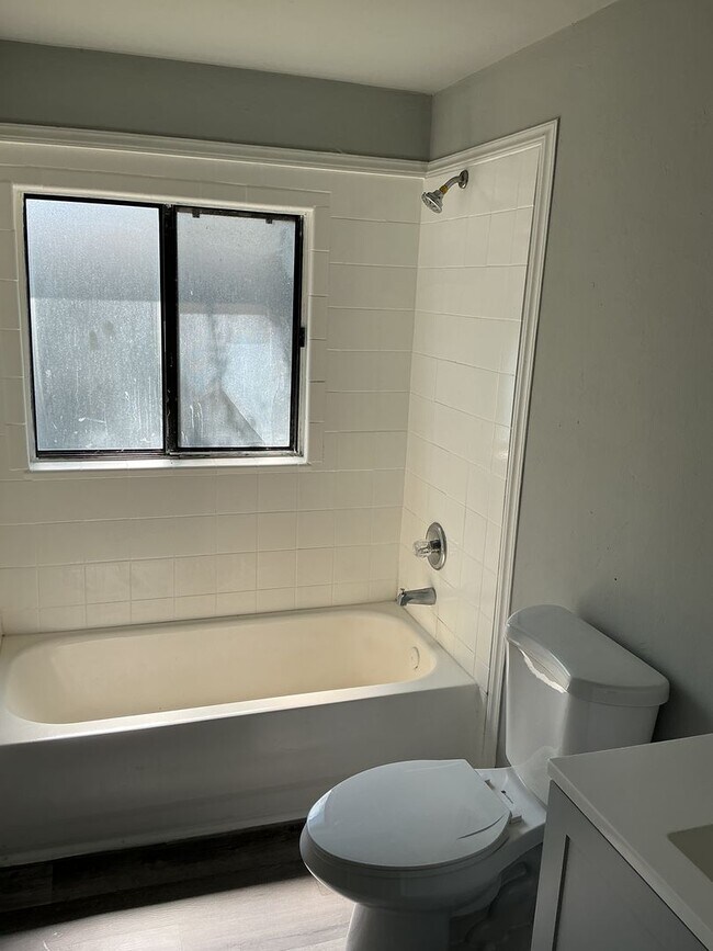 Foto del edificio - 617 SW 69th St