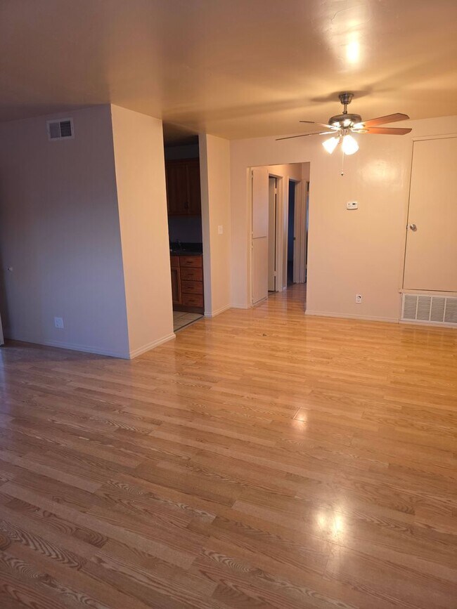 Foto del edificio - 3704 Sapphire Dr