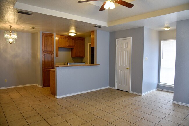 Foto del edificio - 602 Crestridge Ct
