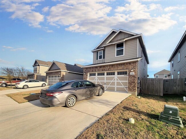 Building Photo - 1030 Brambles Dr