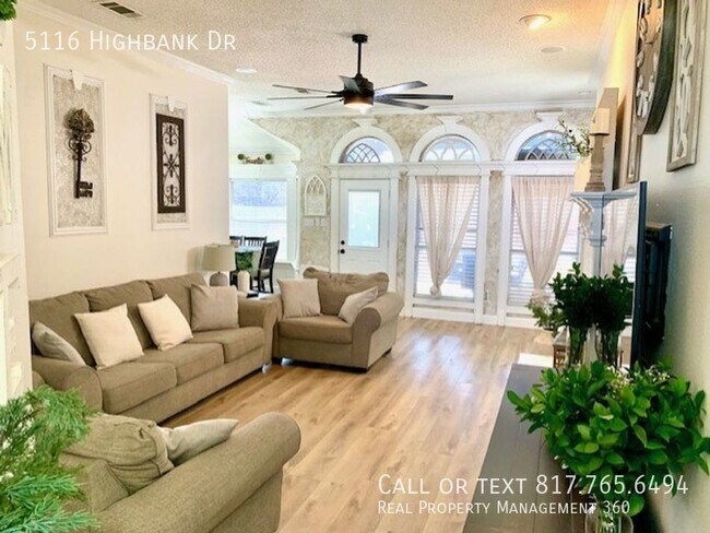Building Photo - South Arlington stunner ready for a March ...