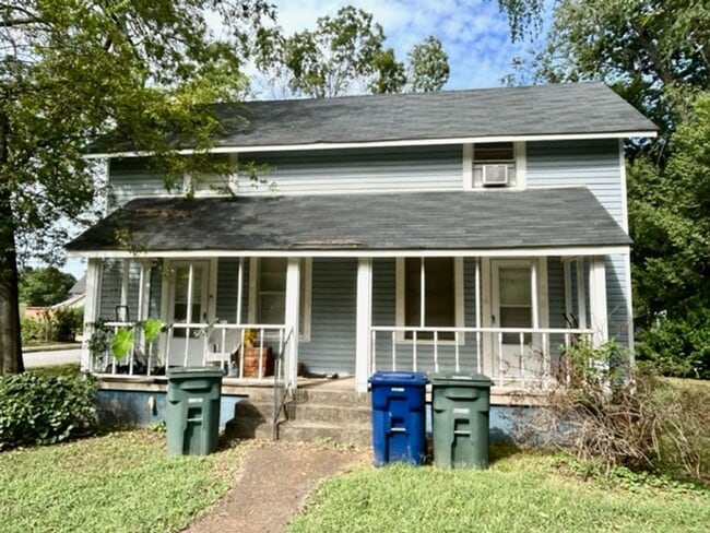 Building Photo - 3614 Bradley St SW