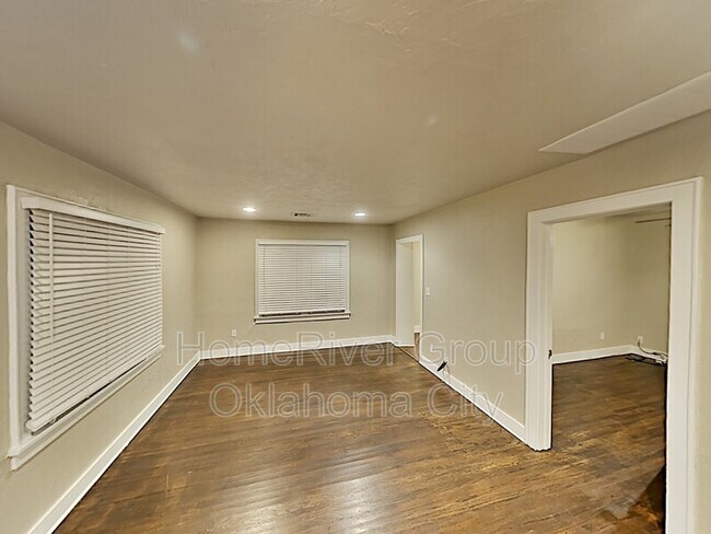 Foto del edificio - 1816 NW 37th St