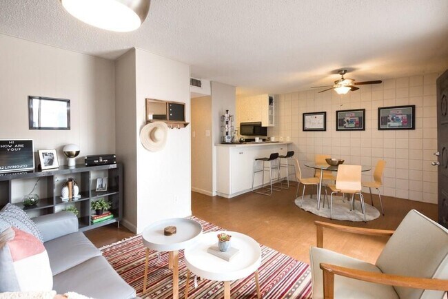 Foto del edificio - 3212 Red River St