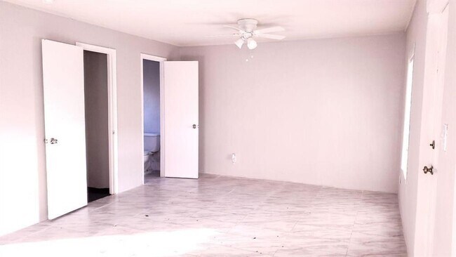 Building Photo - 5504 Jensen Dr