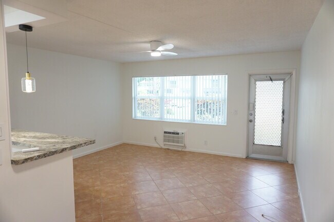 Building Photo - 137 Canterbury F