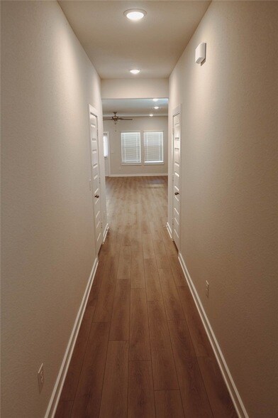 Foto del edificio - 8586 Blueberry Ash St