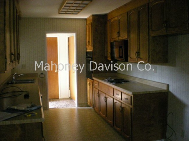 Building Photo - 550 Amber Way
