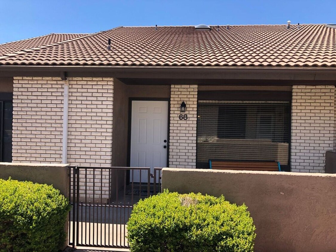 Primary Photo - Beautiful Downtown Home!