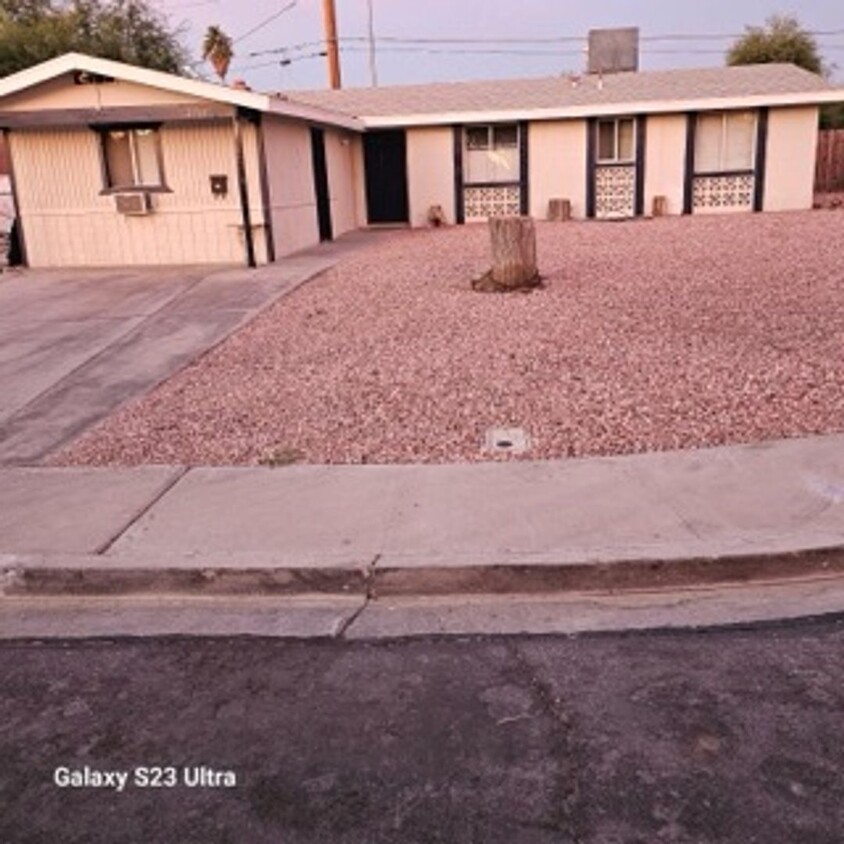 Foto principal - 4 Bedroom Close To Las Vegas Blvd. & North...