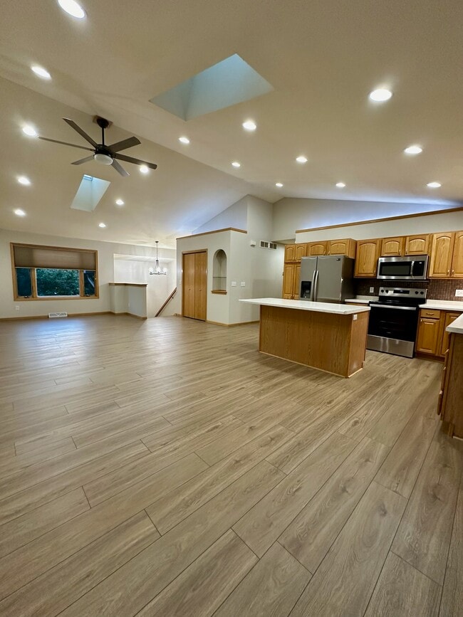 Building Photo - 6720 Windsor Ridge Ln