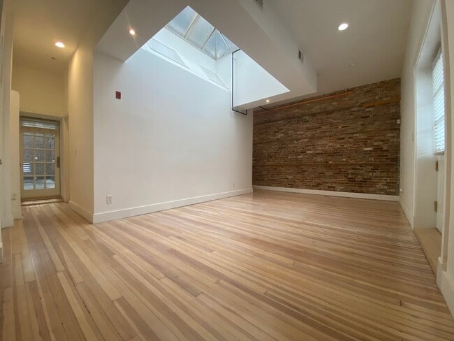 Master Bedroom - 407 N Charles St