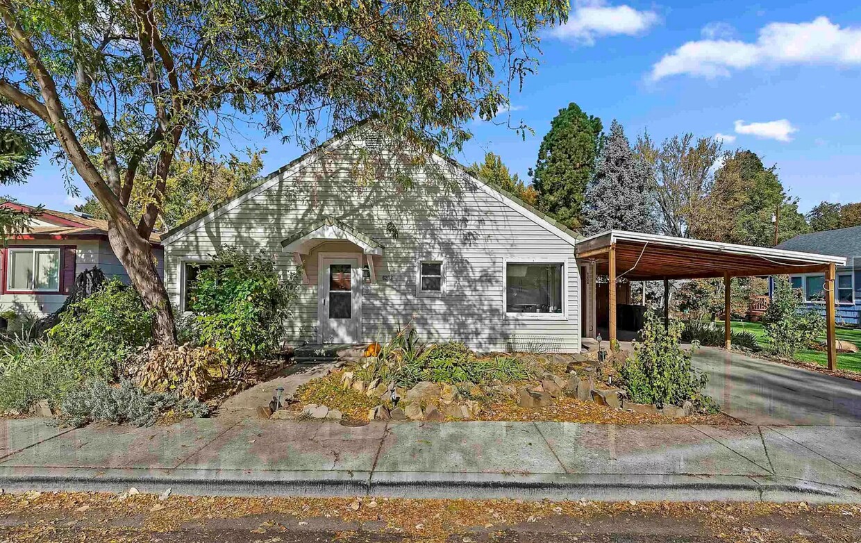 Primary Photo - 6208 W Butte St