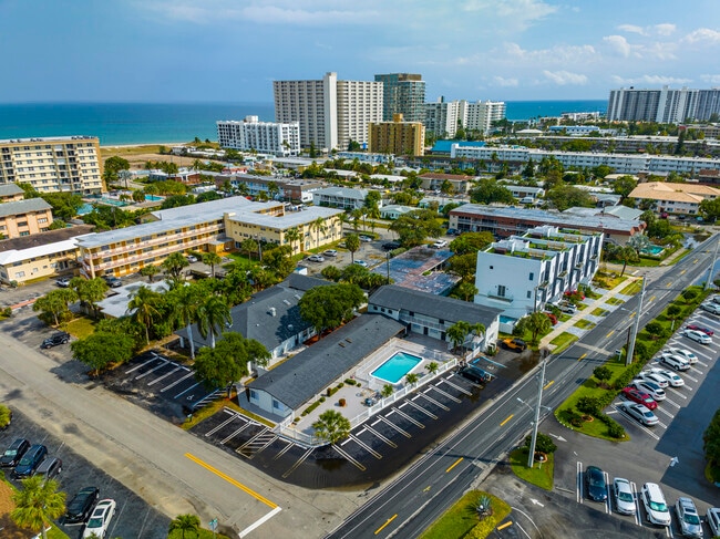 Foto del edificio - 1020 N Riverside Dr