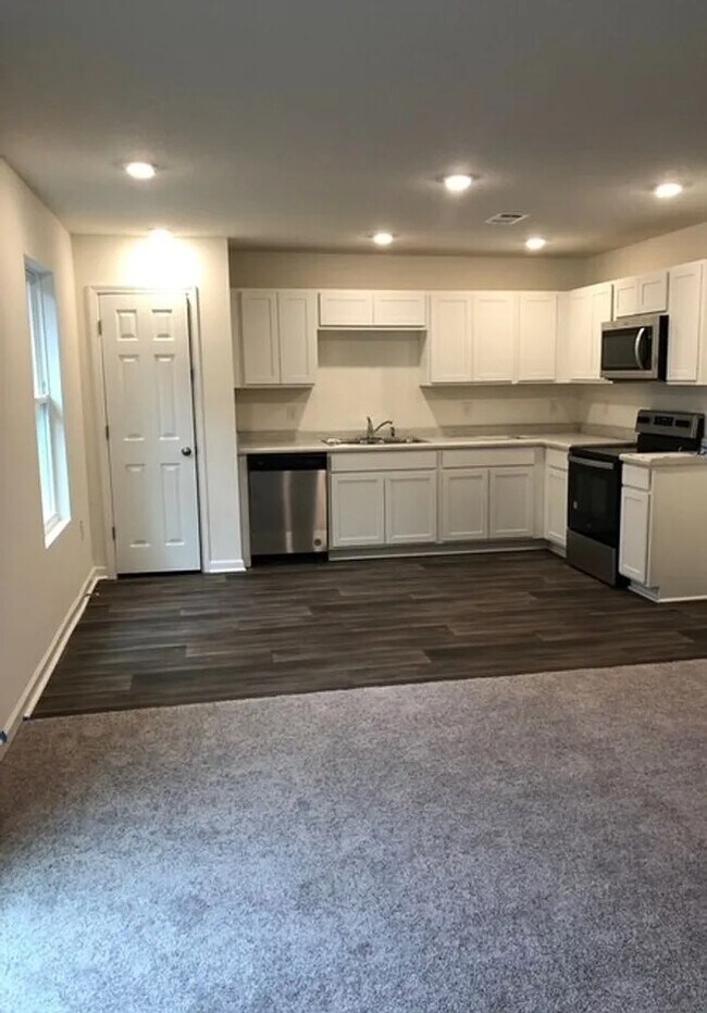 Building Photo - Modern 3/2 at Kaylee’s Landing off 9 Mile–...