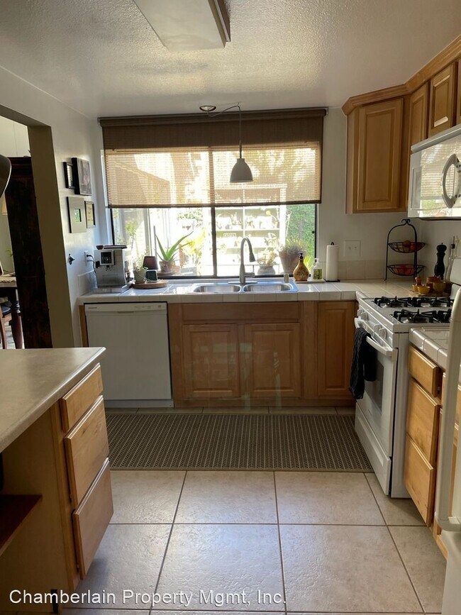 Building Photo - 3 br, 2 bath House - 1746 Tamarack Ave