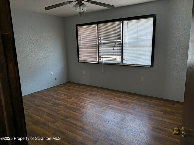 Foto del edificio - 2001 Price St