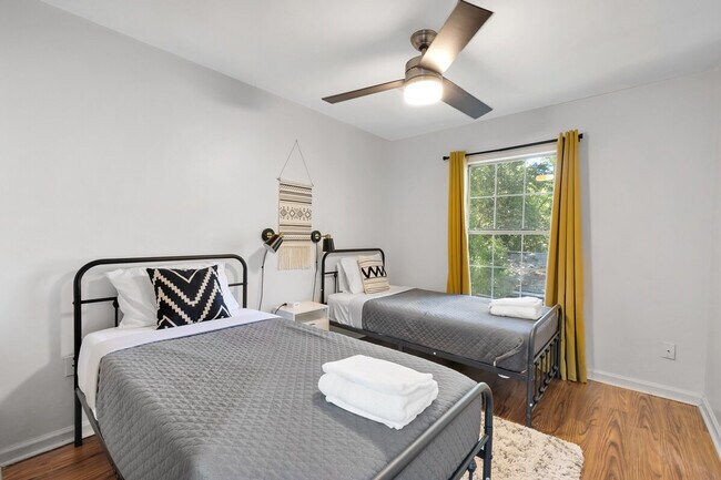 Building Photo - 1338 Nylic St