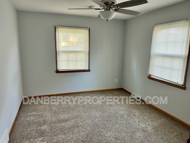 Building Photo - 4126 Newcastle Dr