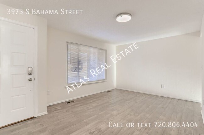 Building Photo - Beautifully Remodeled 4 Bed 3 Bath Home Co...