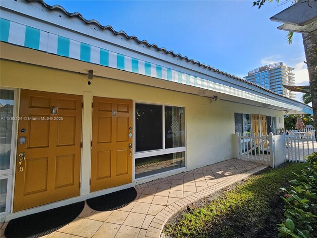 Foto del edificio - 3217 NE 7th Pl