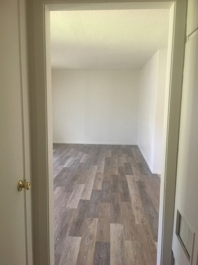 Building Photo - 45 Twining Dr
