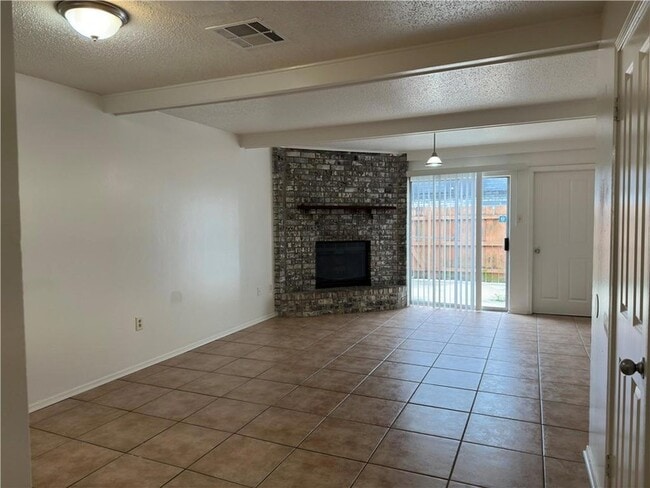 Building Photo - 59 Carriage Ln