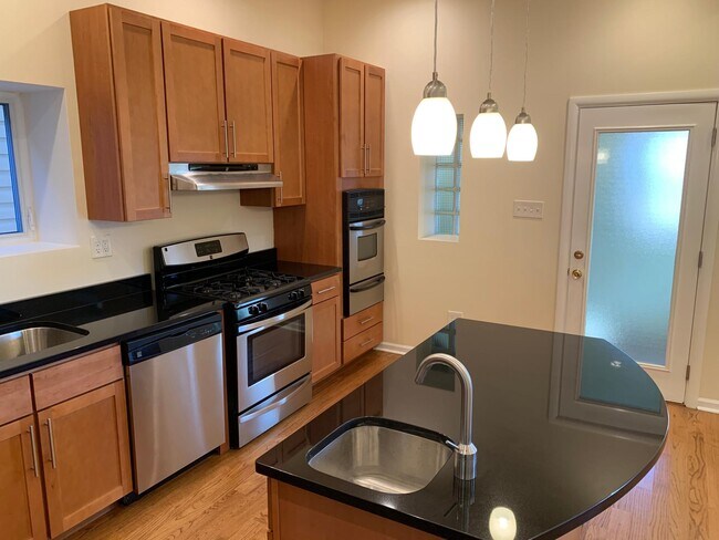 A kitchen for the gourmet. - 2969 S Loomis St