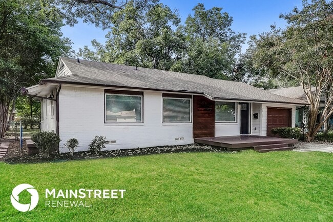 Building Photo - 10130 Eastwood Dr