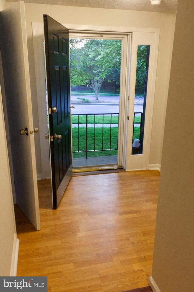Building Photo - 501 Oakmont Ct