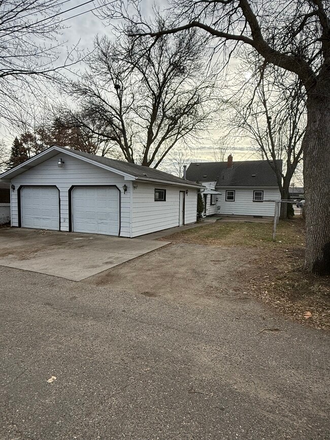 Foto del edificio - 2021 Veterans Dr