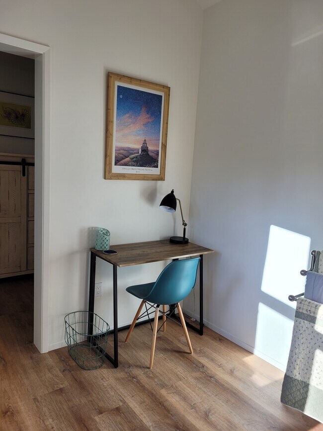 Room to work - 1203 Leff St