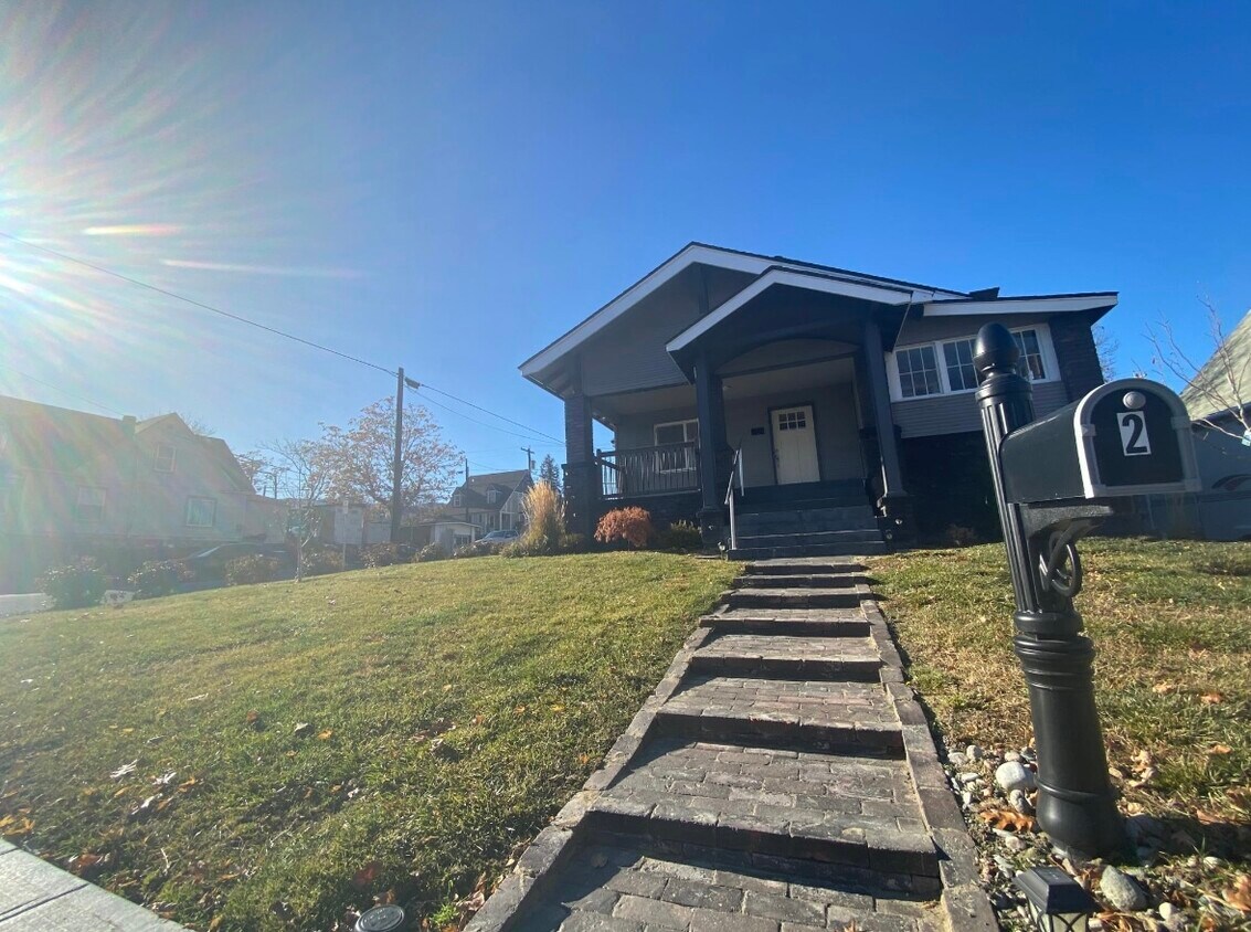 2 N Delaware Ave Unit A, Wenatchee, WA 98801 Apartments in Wenatchee