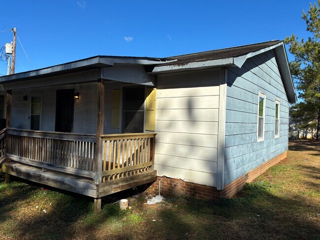 Foto del edificio - 1375 Lymon Reece Rd
