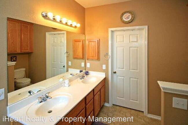 Foto del edificio - 5 br, 3 bath House - 6114 Briscoe Leaf