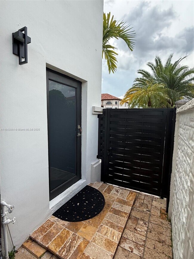Foto del edificio - 16433 SW 52nd St