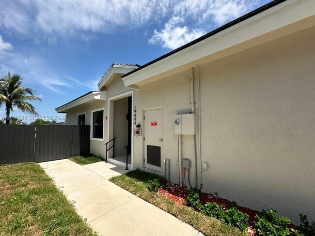 Building Photo - 19444 SW 125th Ave