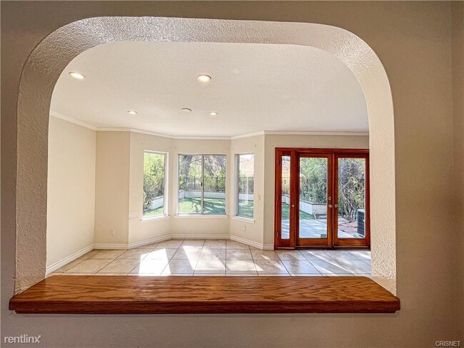 Building Photo - 3 br, 3 bath Townhome - 5950 Ruthwood Dr