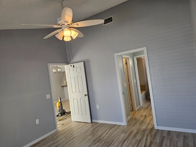Foto del edificio - 6387 Gateway Ave